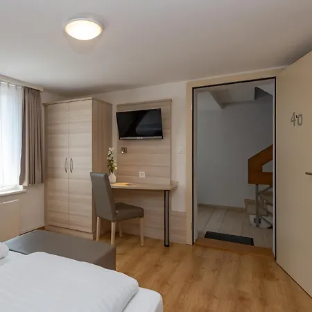Hotel Garni Roessli - Velofreundlich - Free Parking Wittenbach