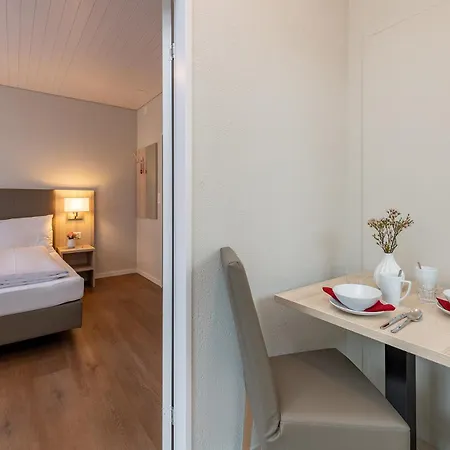 Garni Roessli - Velofreundlich - Free Parking Hotel 3*