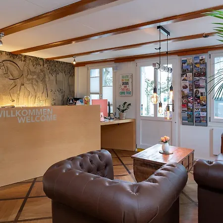 Hotel Garni Roessli - Velofreundlich - Free Parking 3*