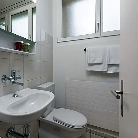 Garni Roessli - Velofreundlich - Free Parking Hotel