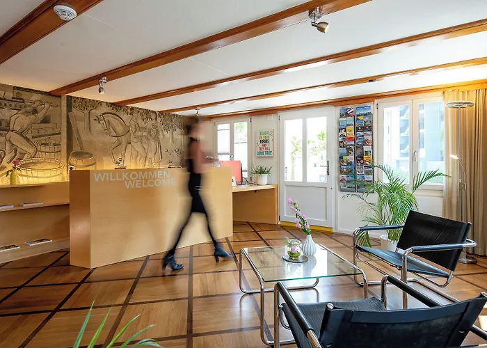 Hotel Garni Roessli 3*